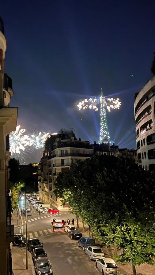 Cosy Appartement Avec Vue Tour Eiffel Paris Luaran gambar